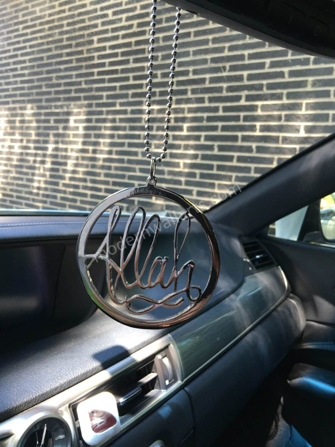Allah car hang