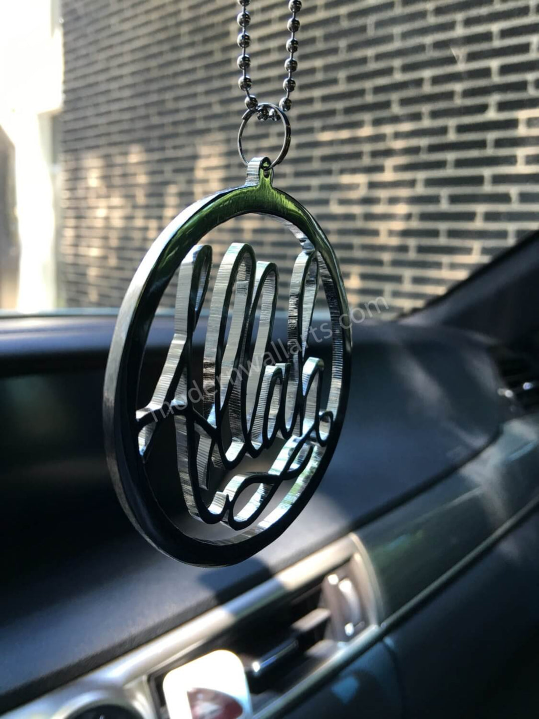 Allah car hang